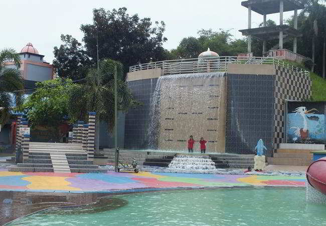 Kolam Air Terjun Hairos