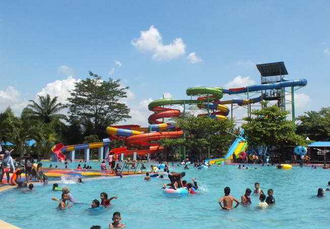 Kolam Renang Mercy Waterpark Medan Neofotografi