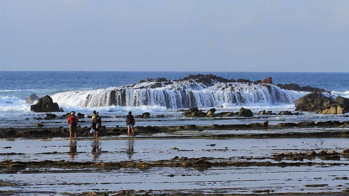 Tiket Masuk Pantai Sawarna