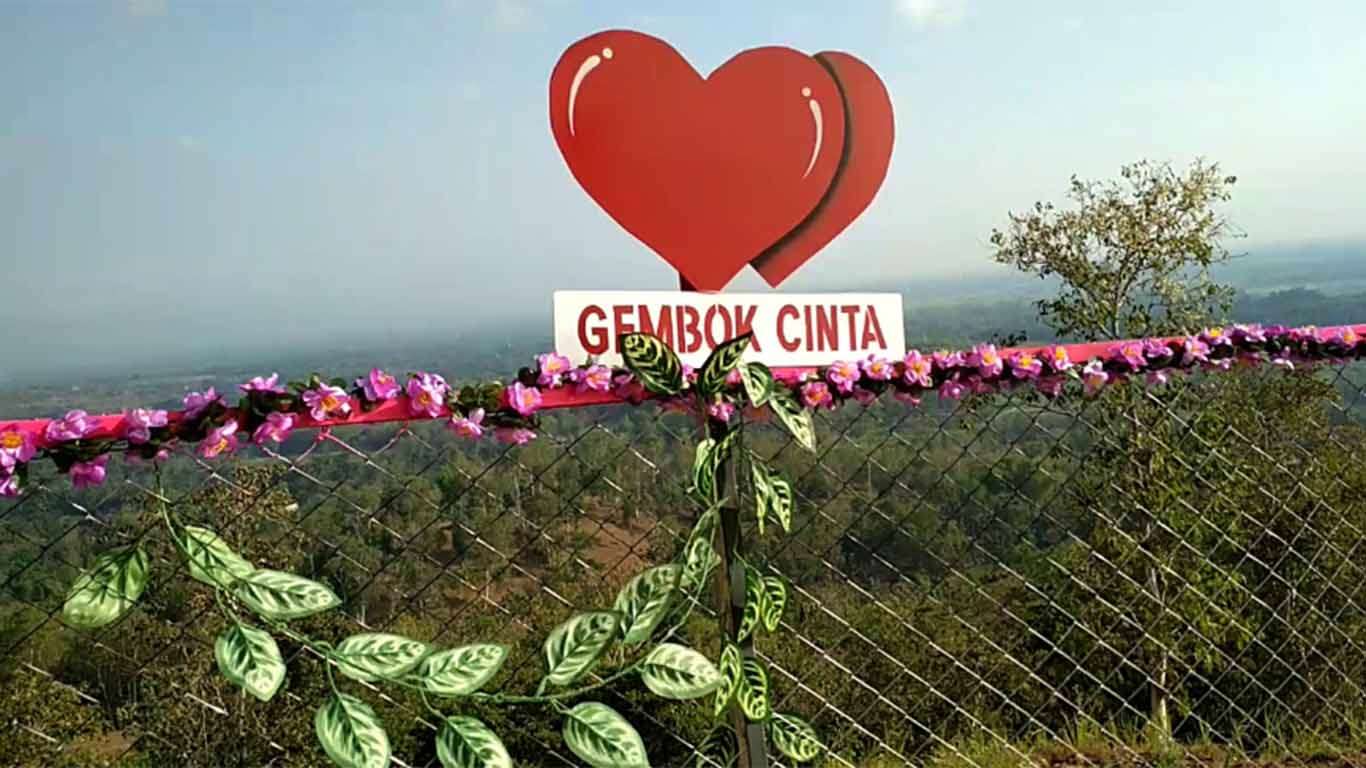 bukit cinta watu prahu kabupaten klaten jawa tengah