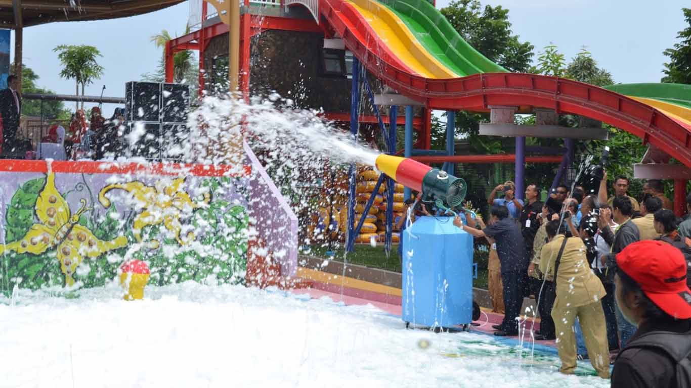 √ Wahana + Harga Tiket Masuk Dynasty Water World Gresik 2021