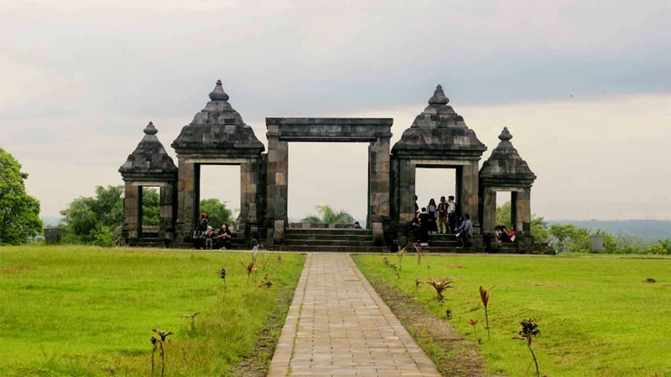 Hasil gambar untuk 7. Candi Ratu Boko