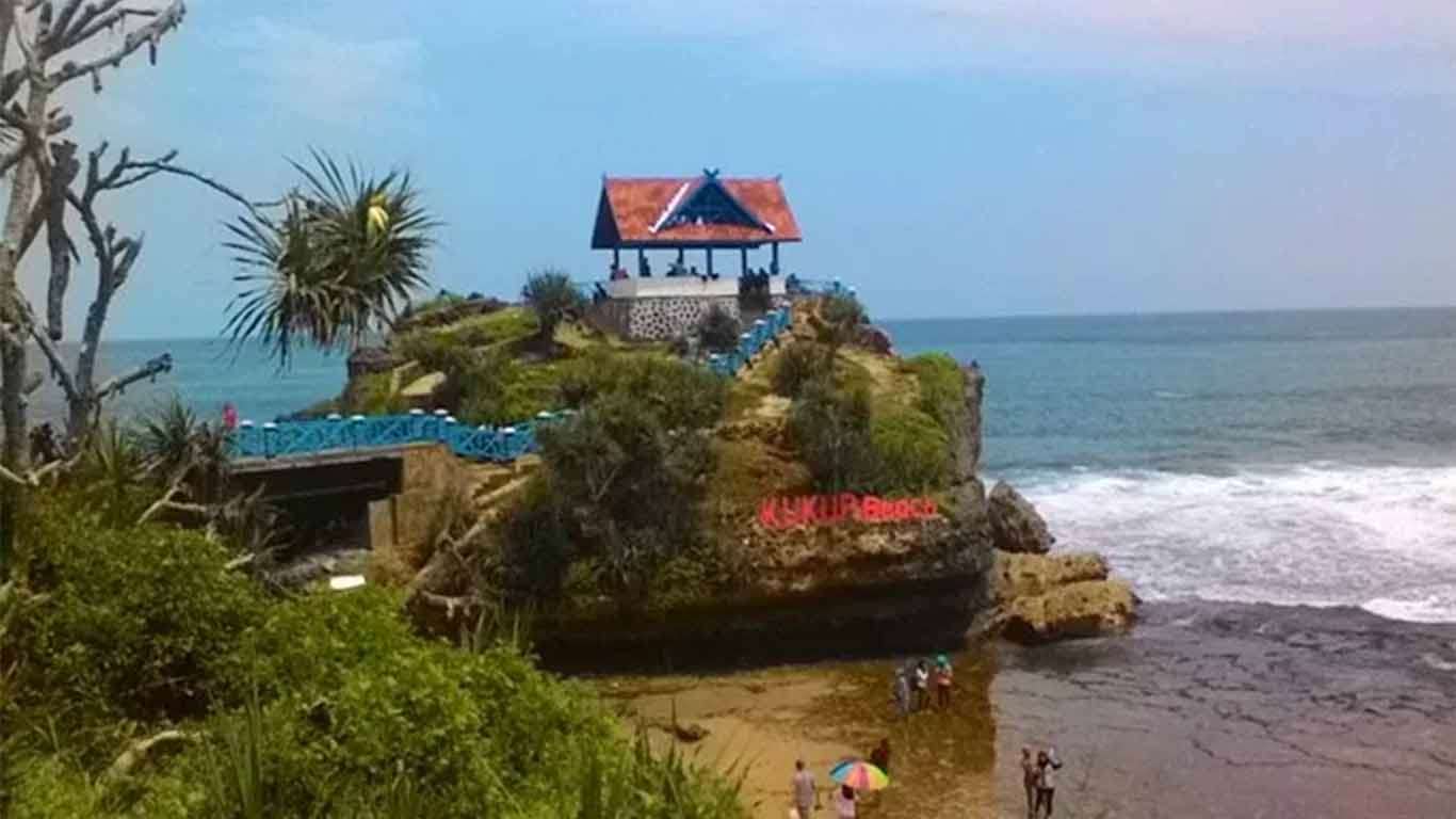 Fasilitas + Harga Tiket Pantai Kukup TERBARU 2019