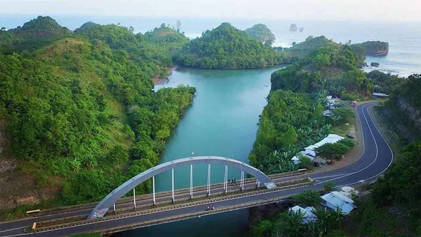 korban pantai bajul mati