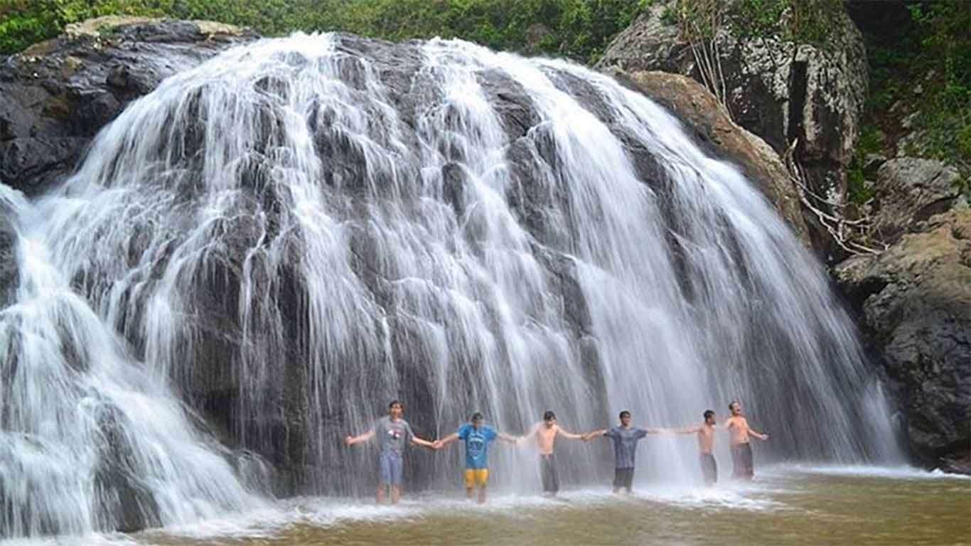 tiket masuk pantai lenggoksono