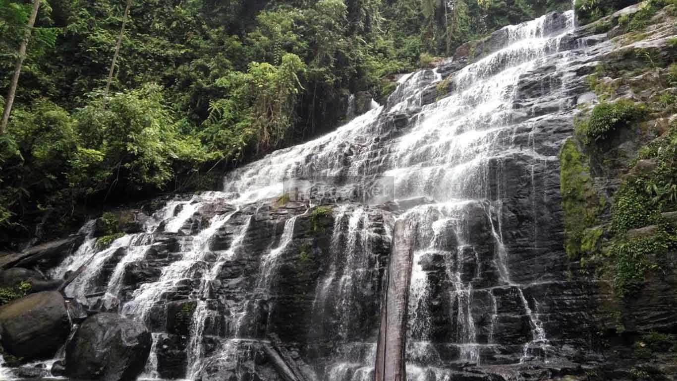 Air Terjun Tangga Seribu