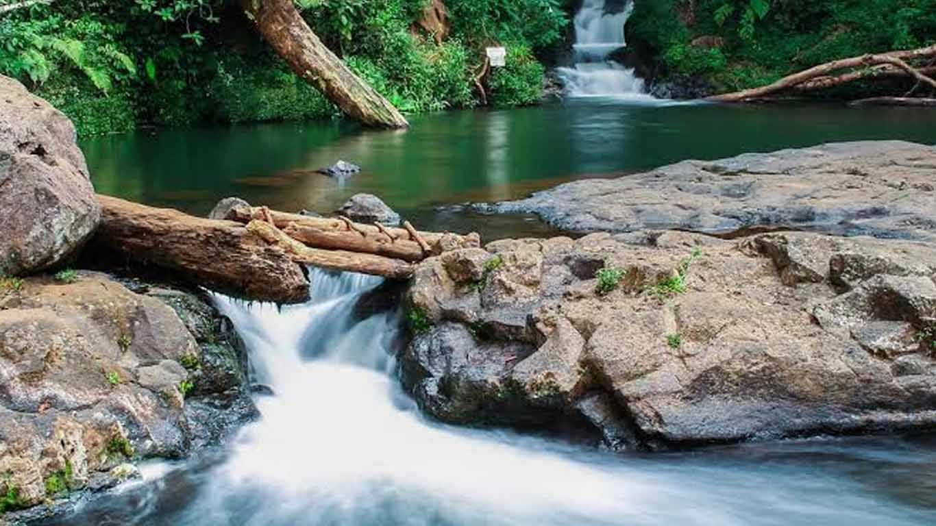 Curug Layung atau Curug Putri Lembayung