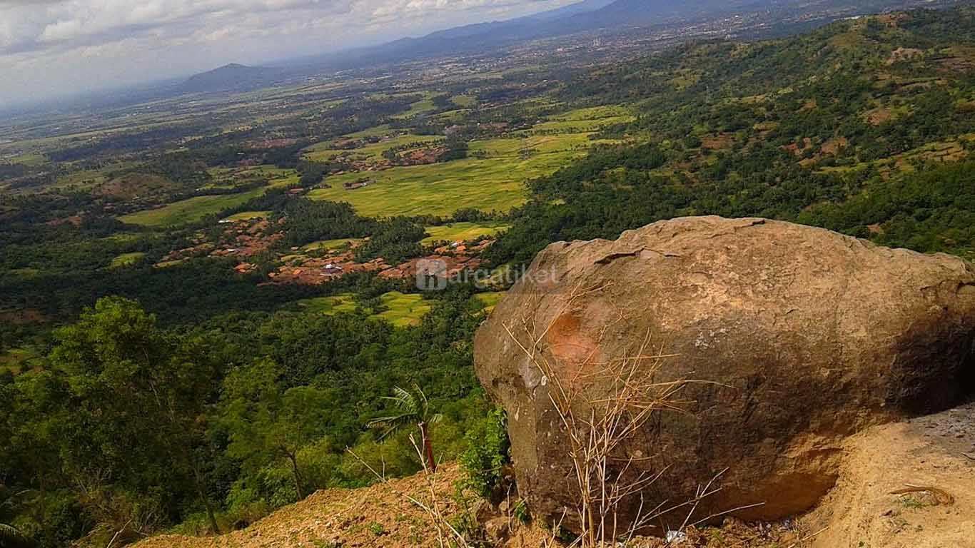 Gunung Batu Lawang