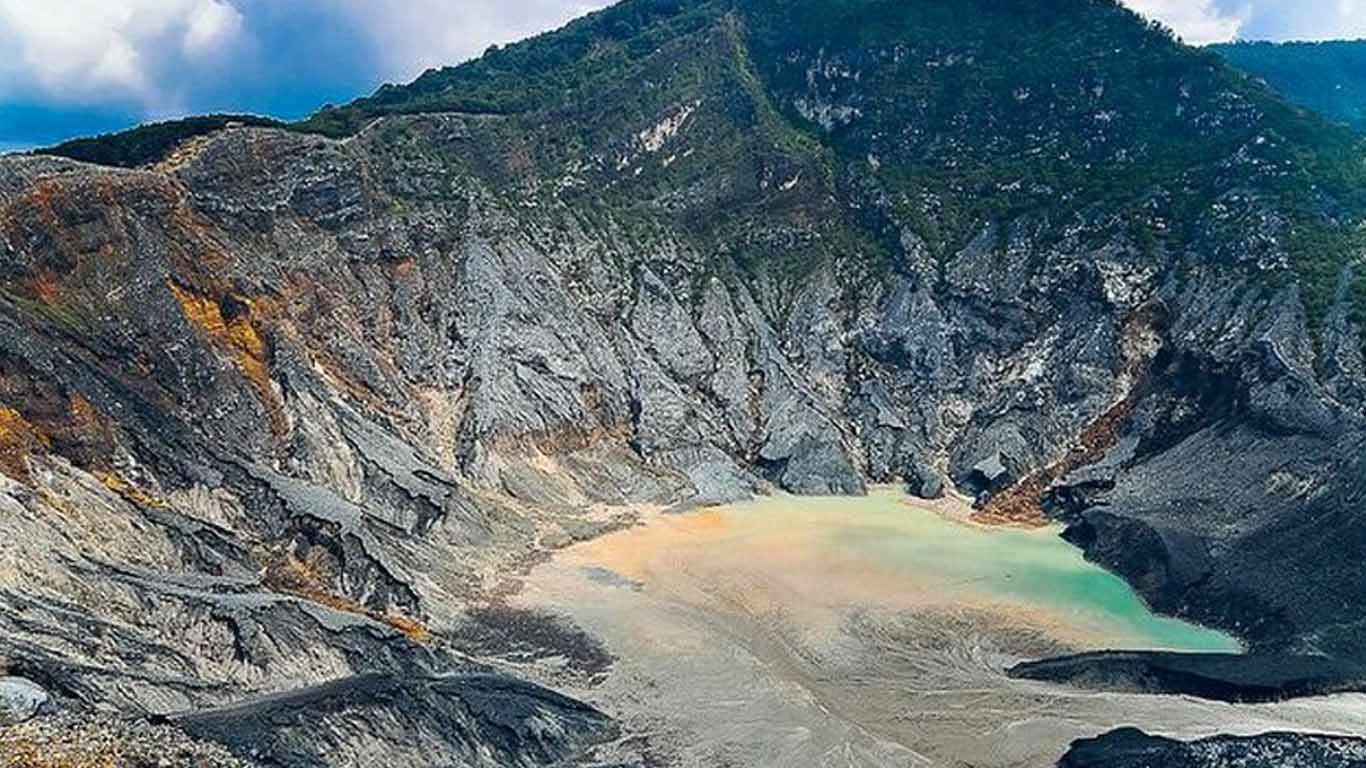 Gunung Tangkuban Perahu