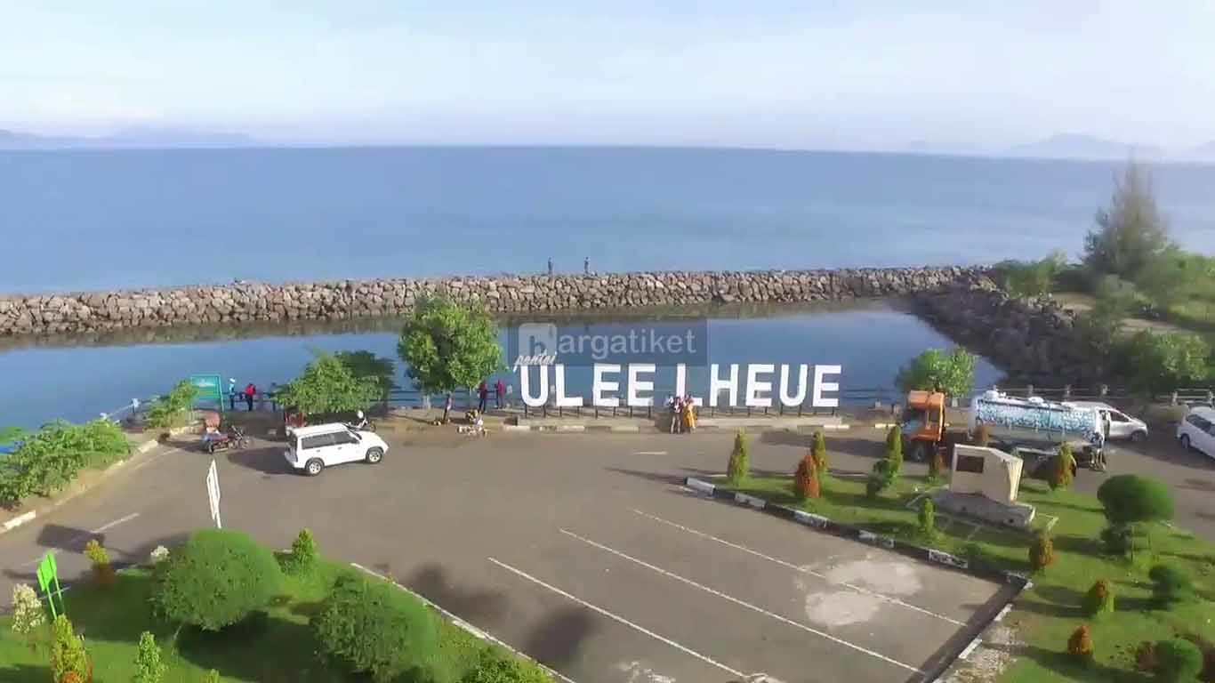 pantai ulee lheue kota banda aceh aceh