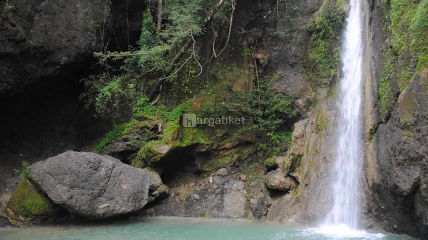 Air Terjun Grenjeng