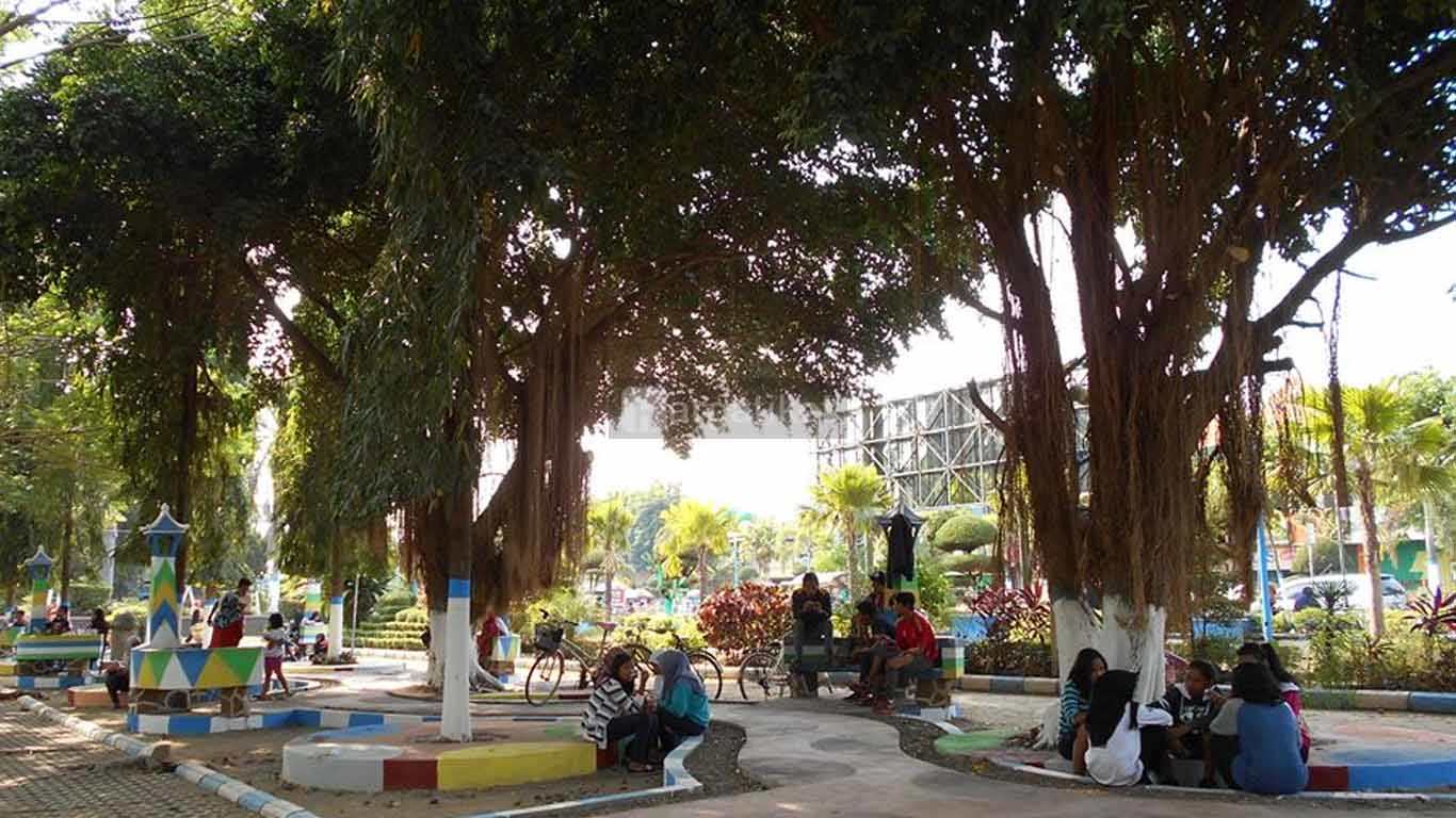 Alun-Alun Kota Madiun