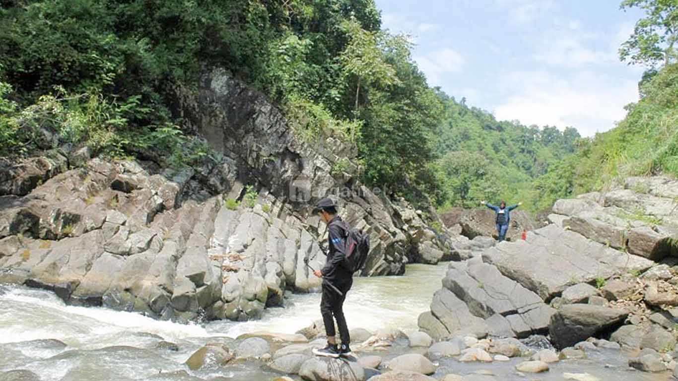 Batu Paraga (Paraga Stone) Salopa