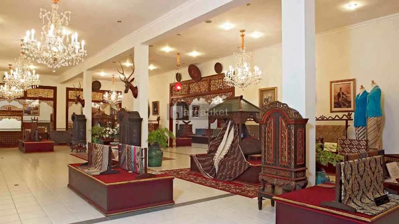 Museum Batik Danar Hadi