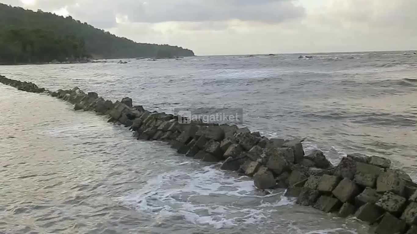 Pantai Batu Burung