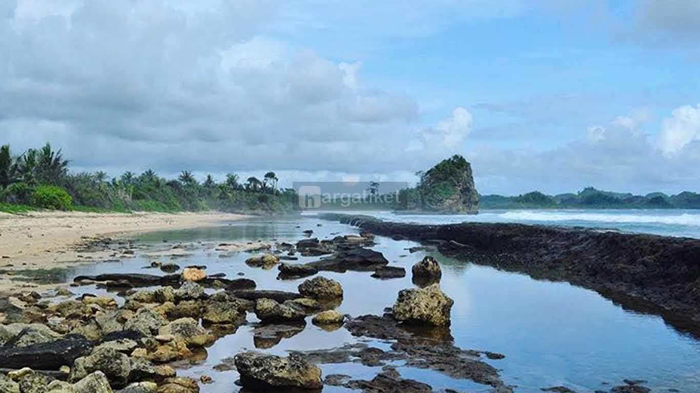 Pantai Parang Dowo