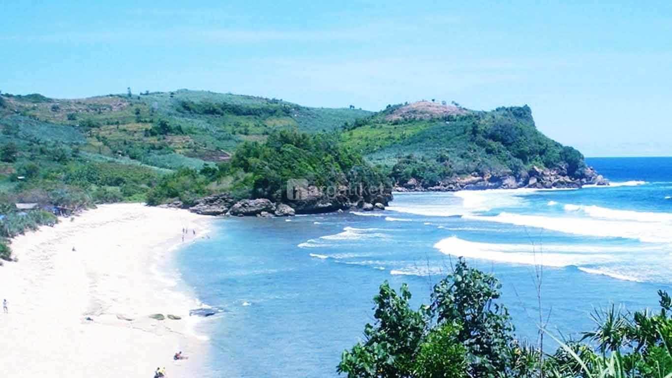 Pantai Pasir Putih Pasetran Gondo Mayit