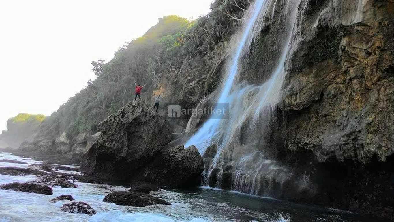 Pantai Umbul Waru