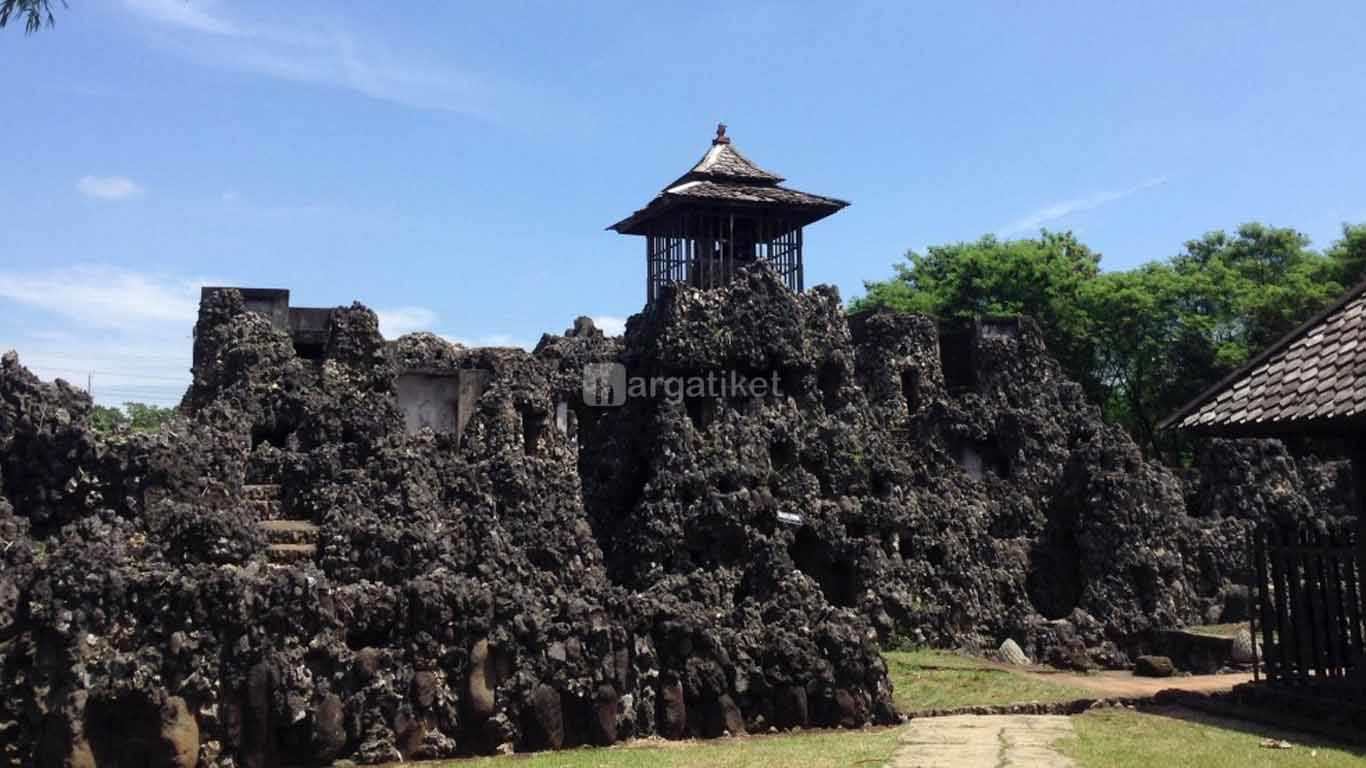 Taman Sari Gua Sunyaragi