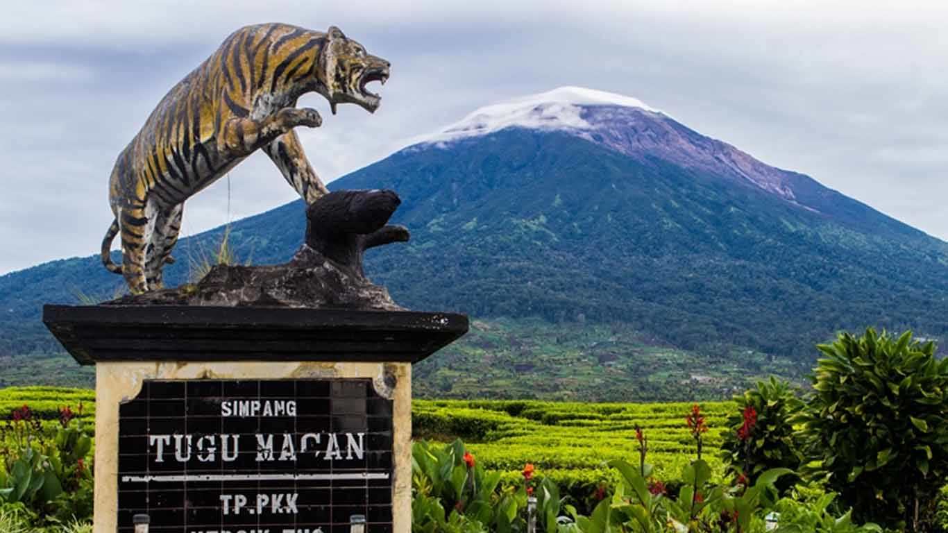 Tugu Macan