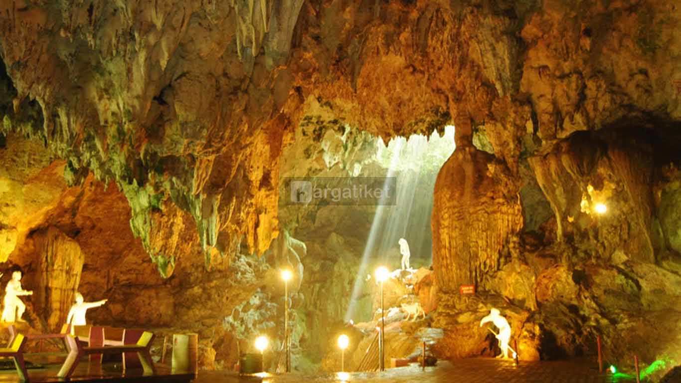 Wisata Alam Gua Embultuk Blitar