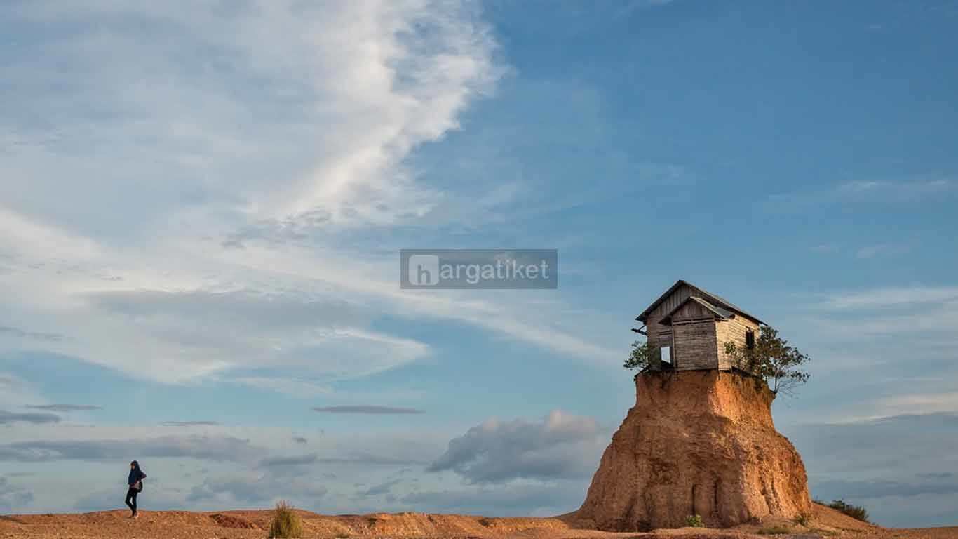 Wisata Rumah Sangkut Gunung Kupang atau Rumah Jomblo