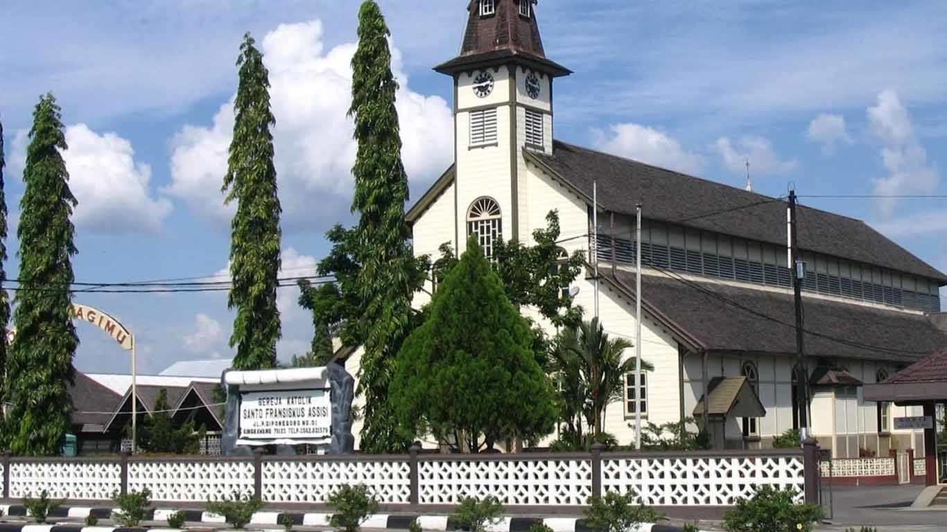 gereja katolik santo fransiskus asisi 