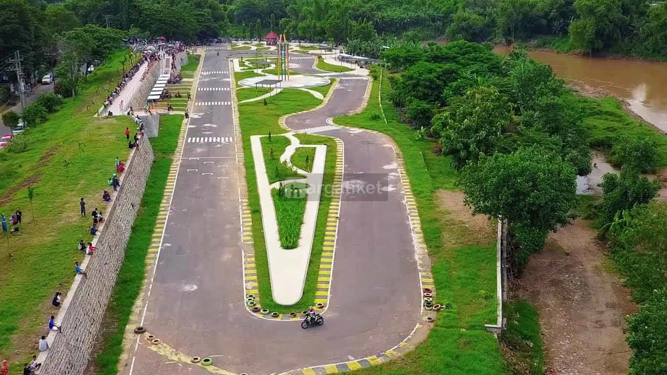 taman bunga di madiun