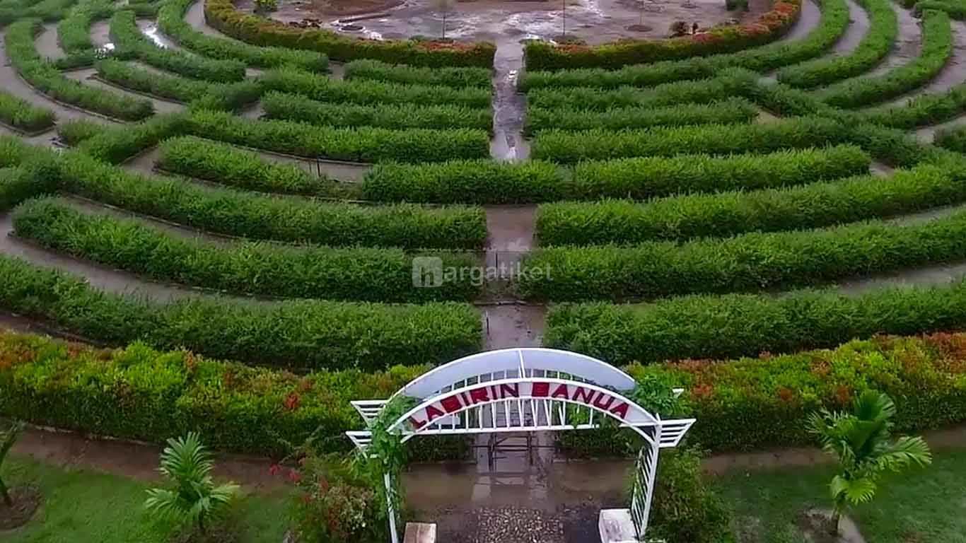 Taman Labirin Banua (Kebun Raya Banua)