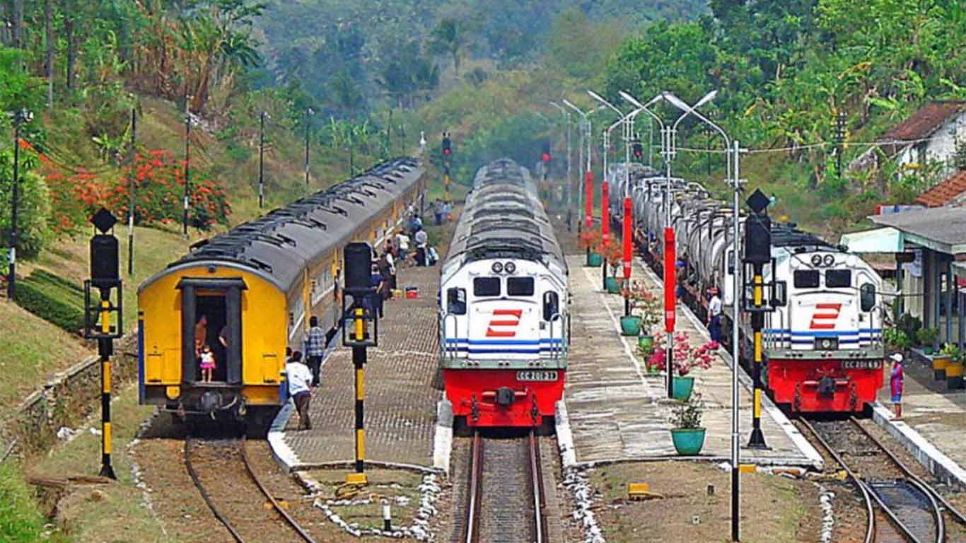 Harga Tiket Jadwal Kereta Api Tegal Ekspres 2021