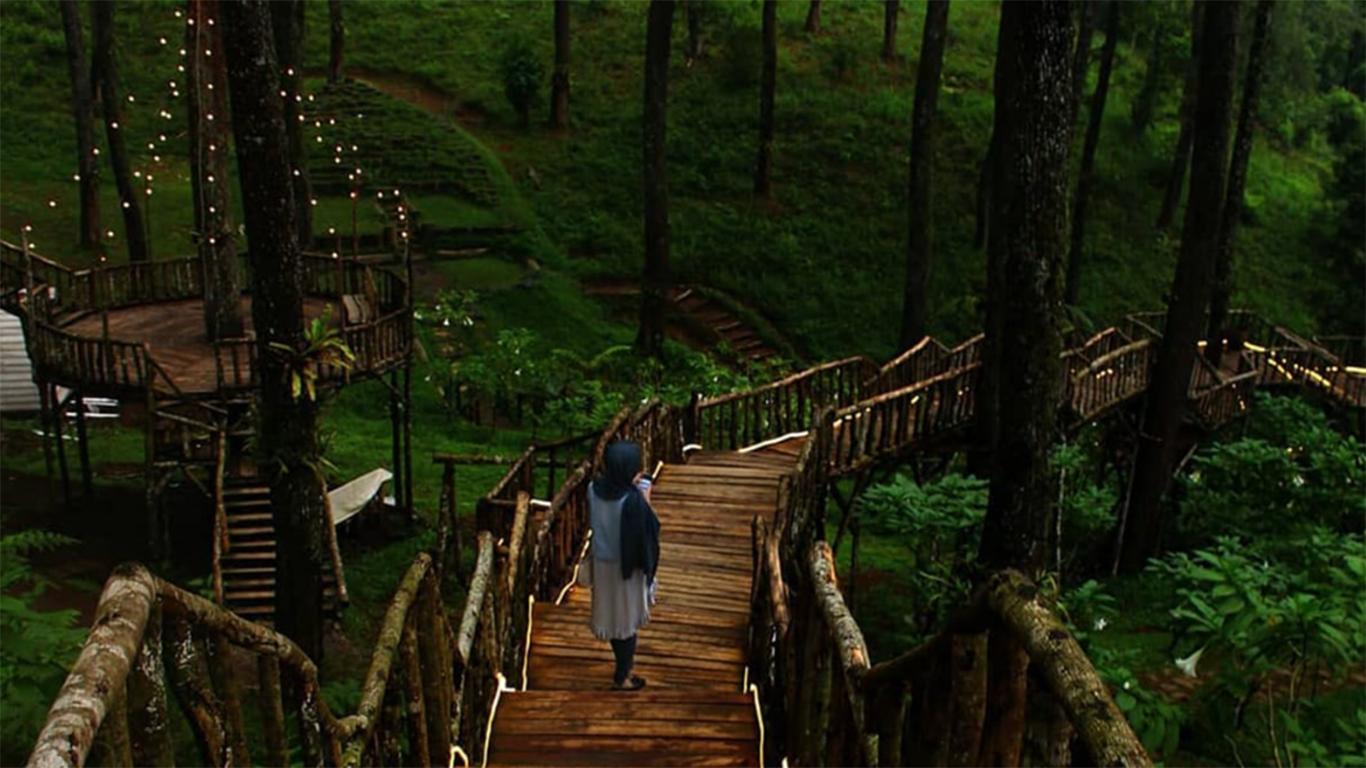 Jembatan Kayu (Wooden Bridge)