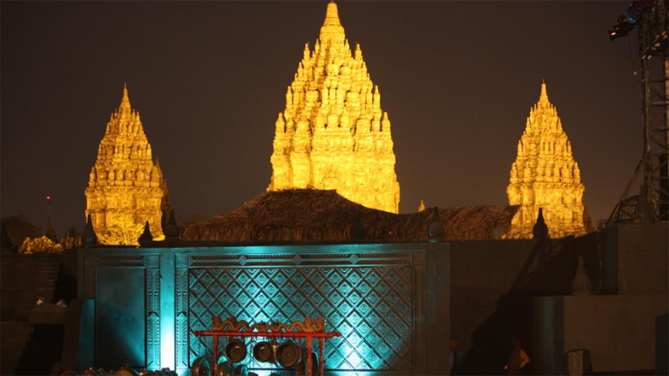 Menonton Sendratari Ramayana Prambanan