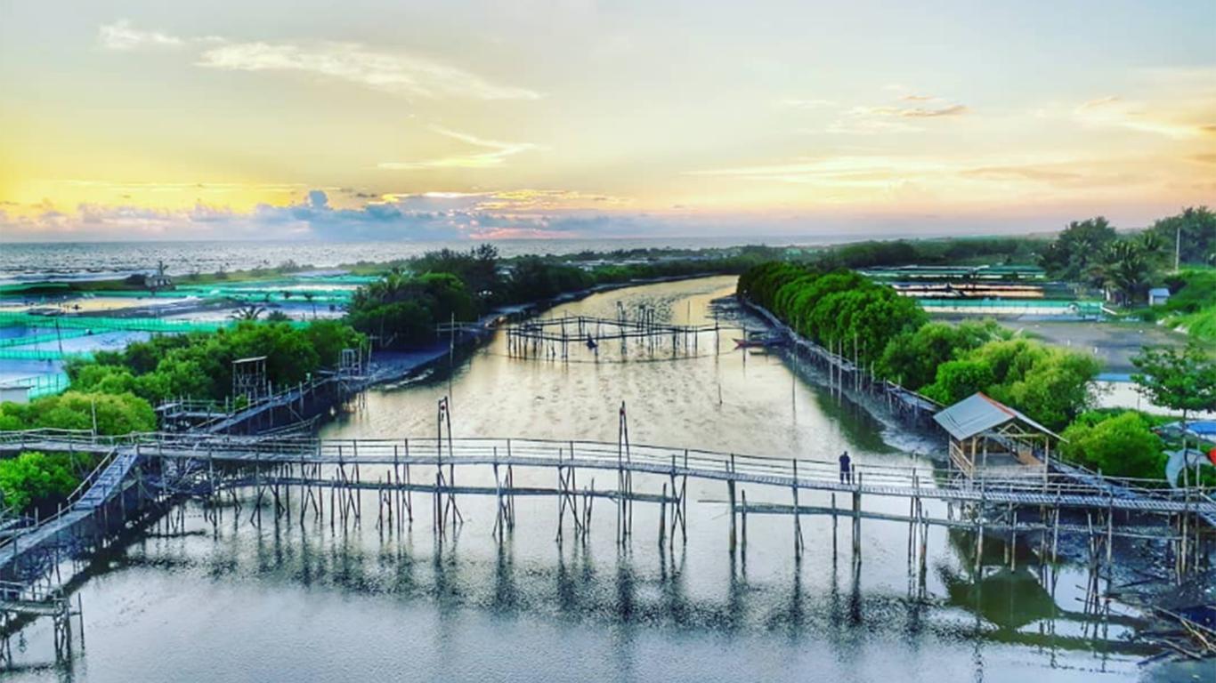 Pantai Pasir Kadalingu