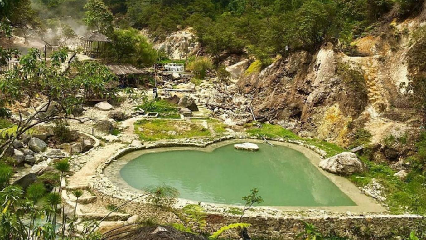 kawah rengganis ciwidey