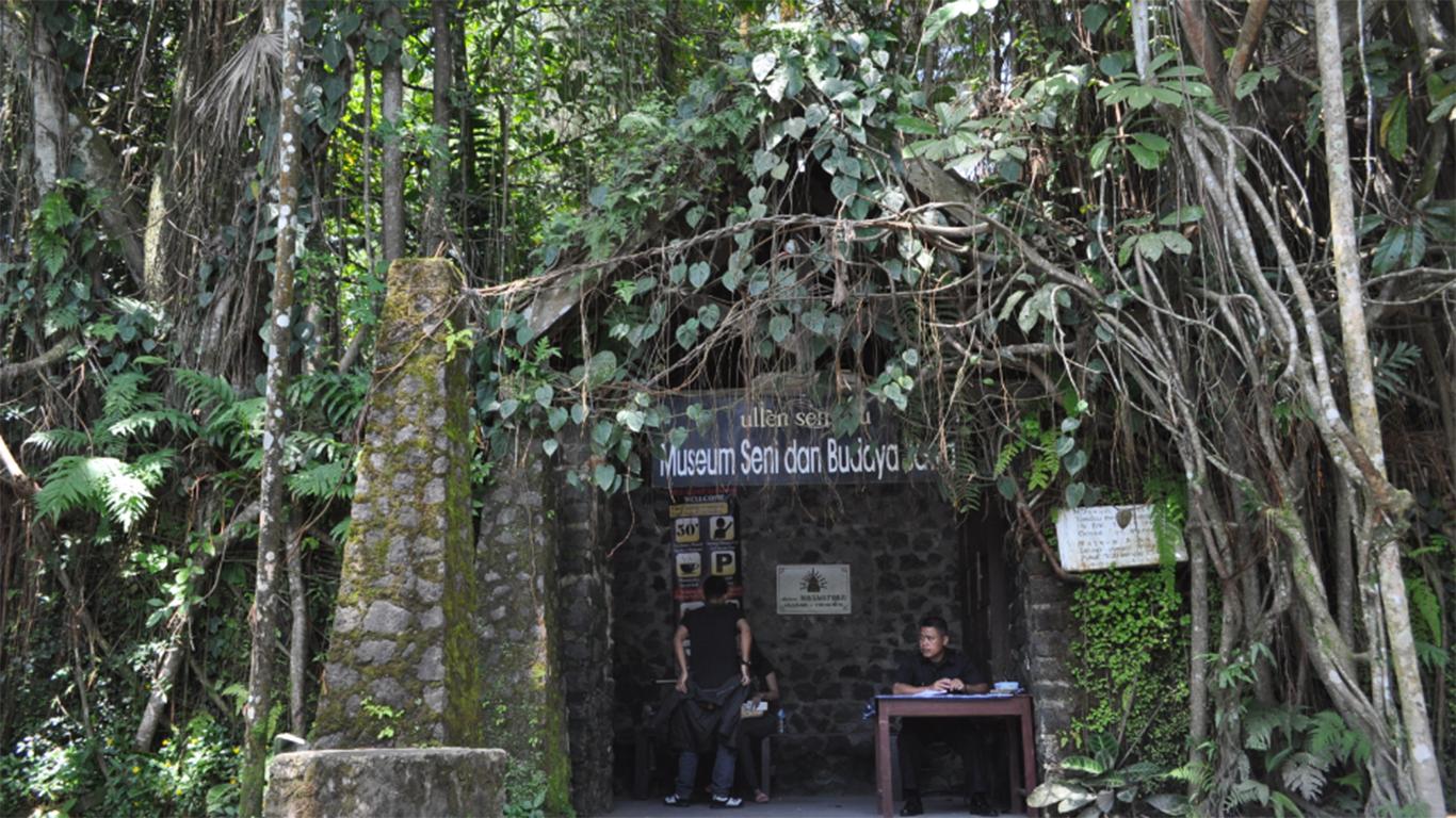 sejarah museum ullen sentalu