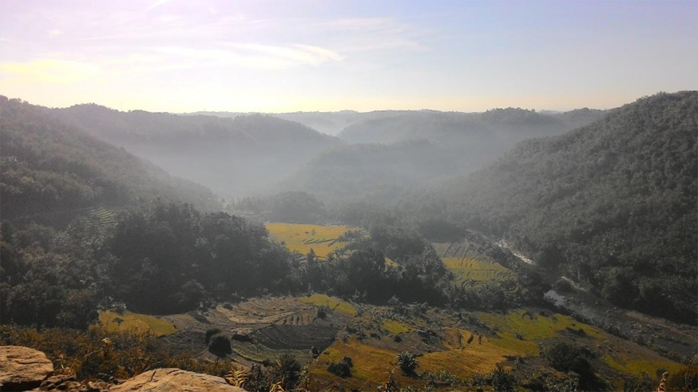 tebing gunung watu gajah