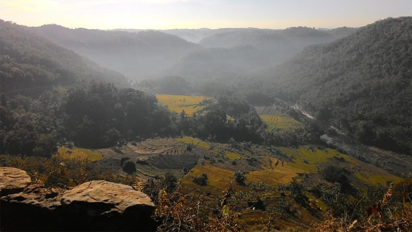 wisata alam kalibiru jogja