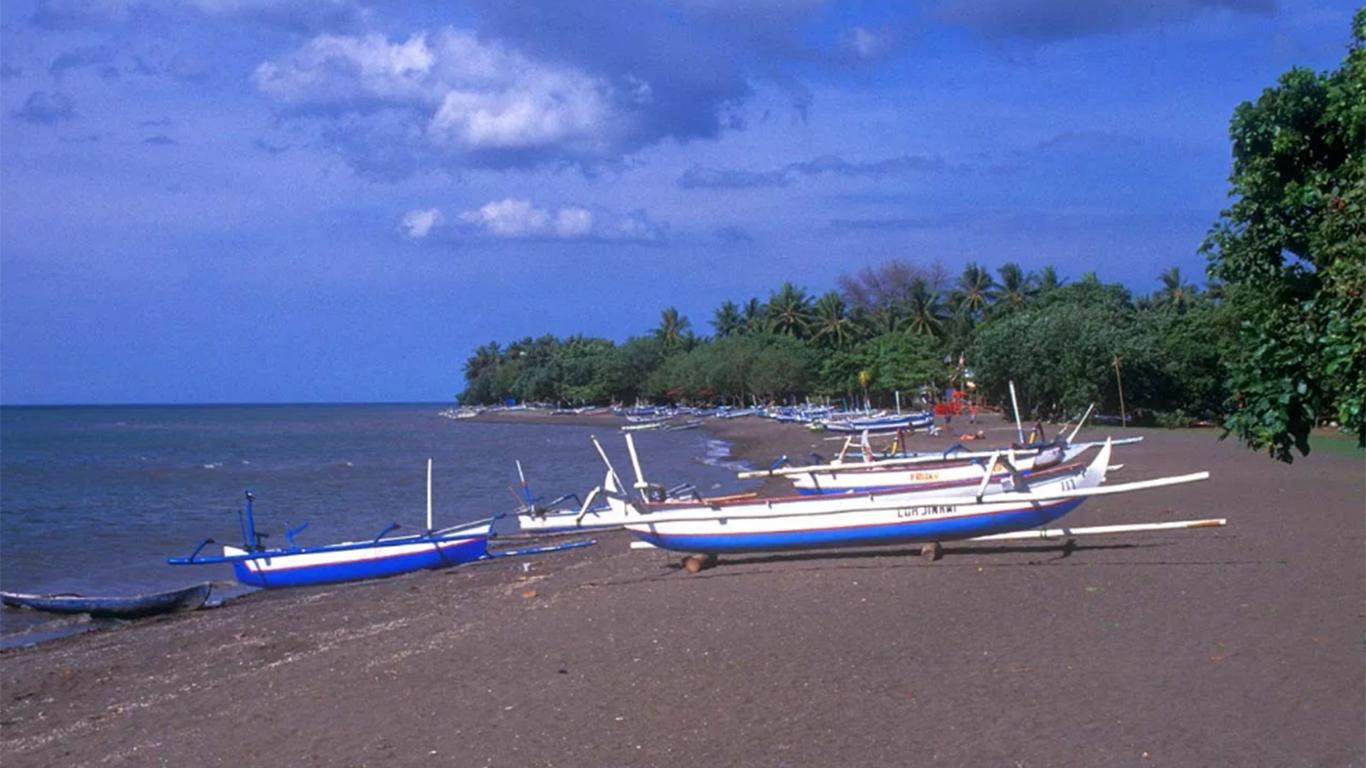 pantai lovina indonesia