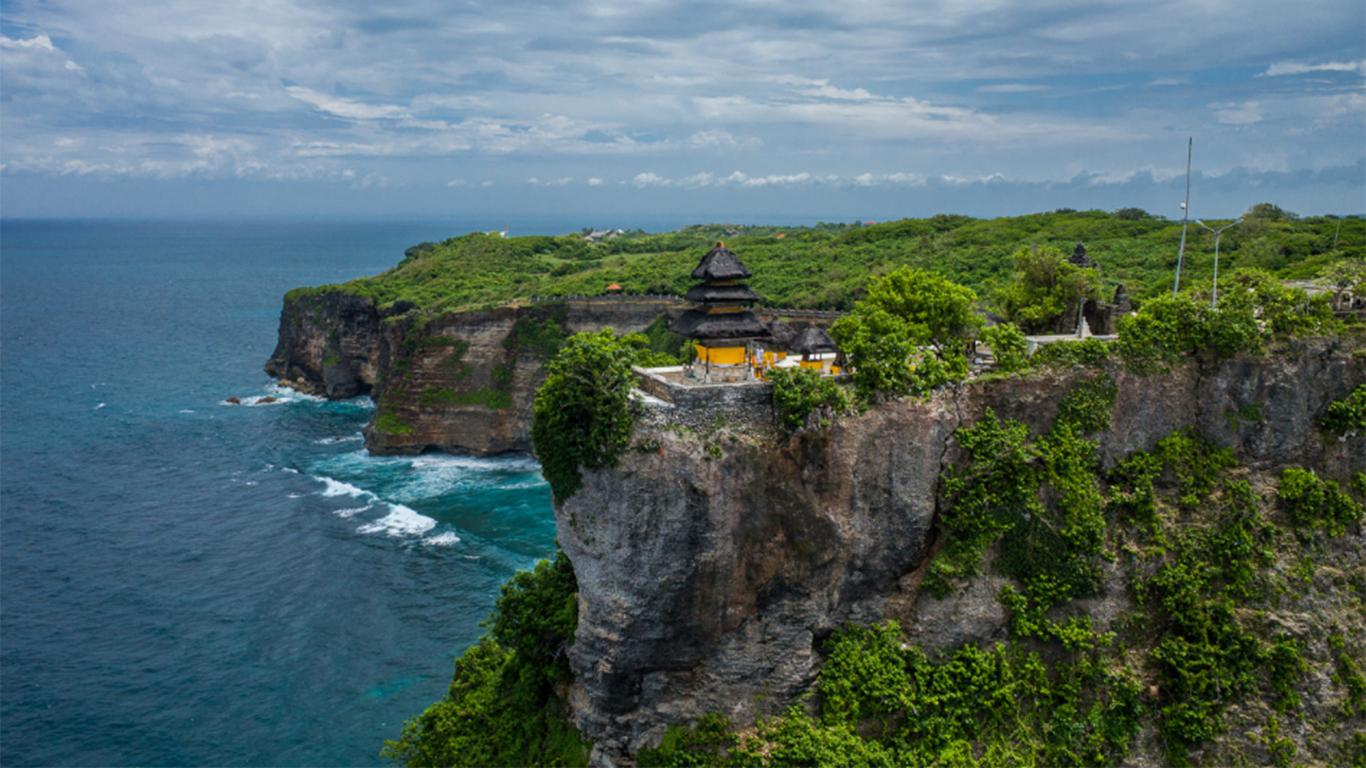 sejarah pura uluwatu