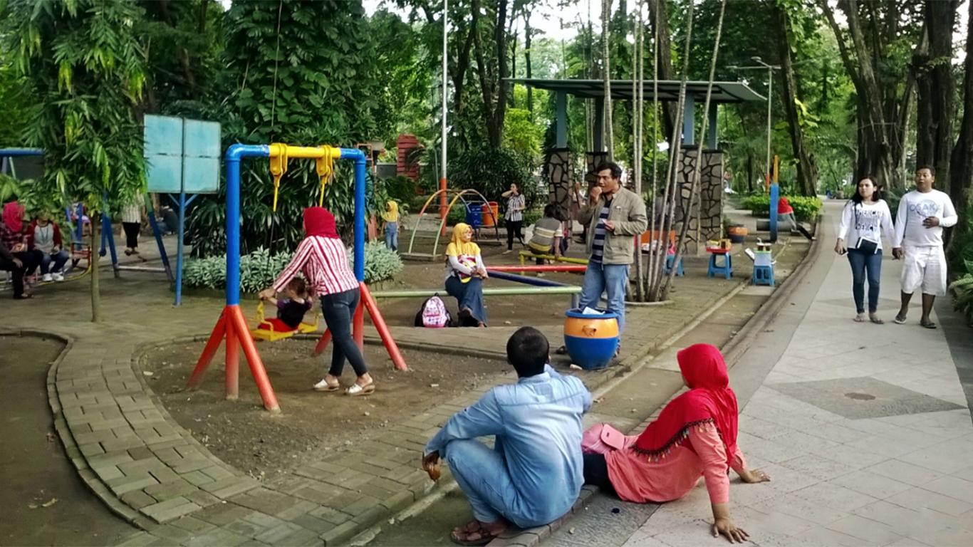 sim keliling taman bungkul