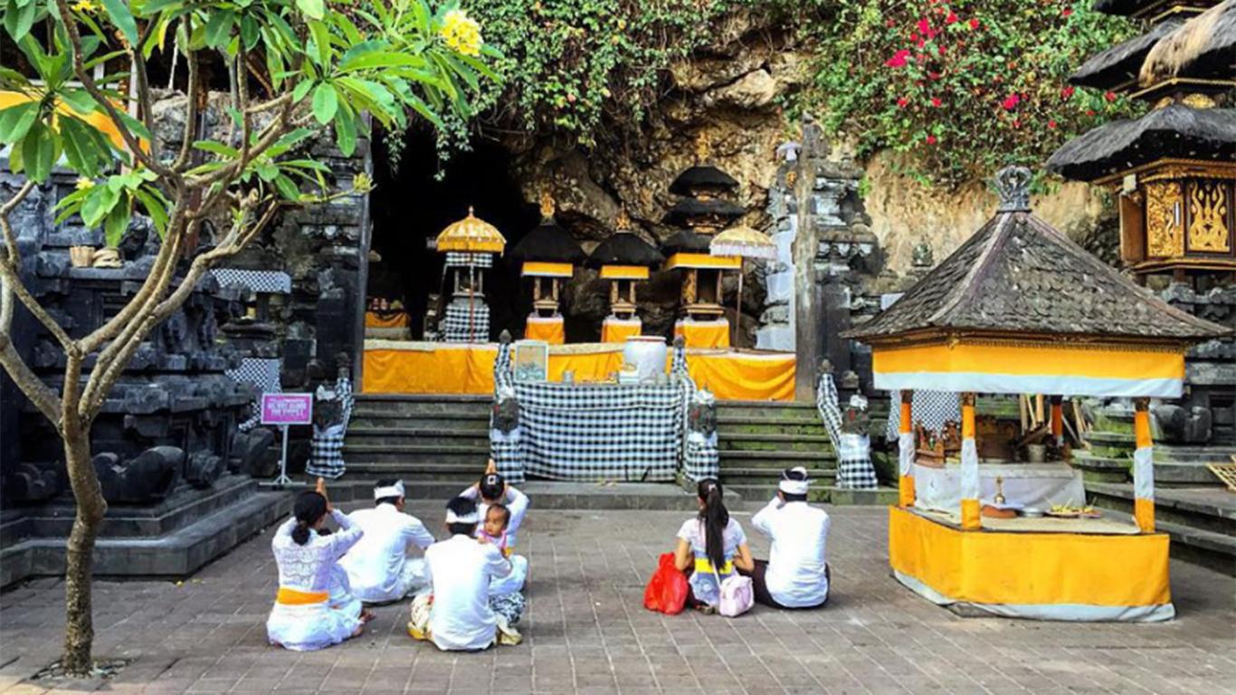 tempat suci hindu budha