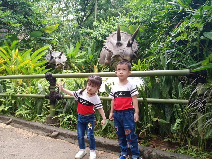 taman legenda dinosaurus