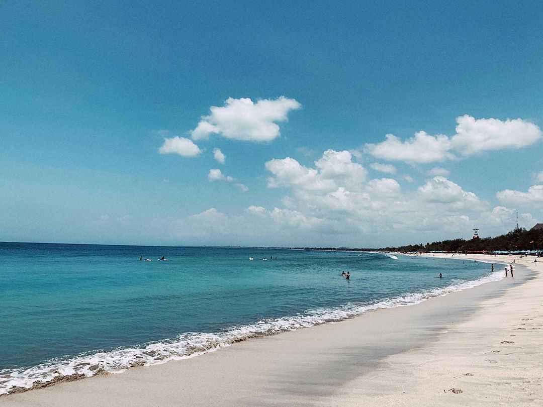 gambar pantai kuta bali