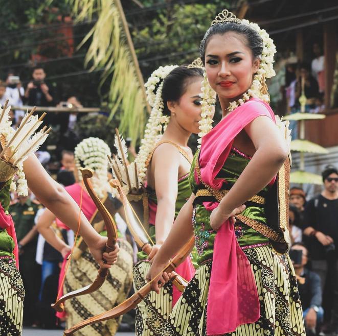 kampung budaya sindang barang alamat