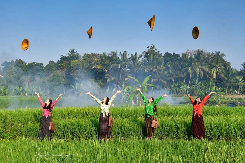 kampung budaya sindang barang bogor, jawa barat