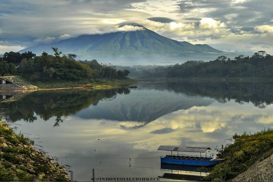 misteri bendungan karangkates