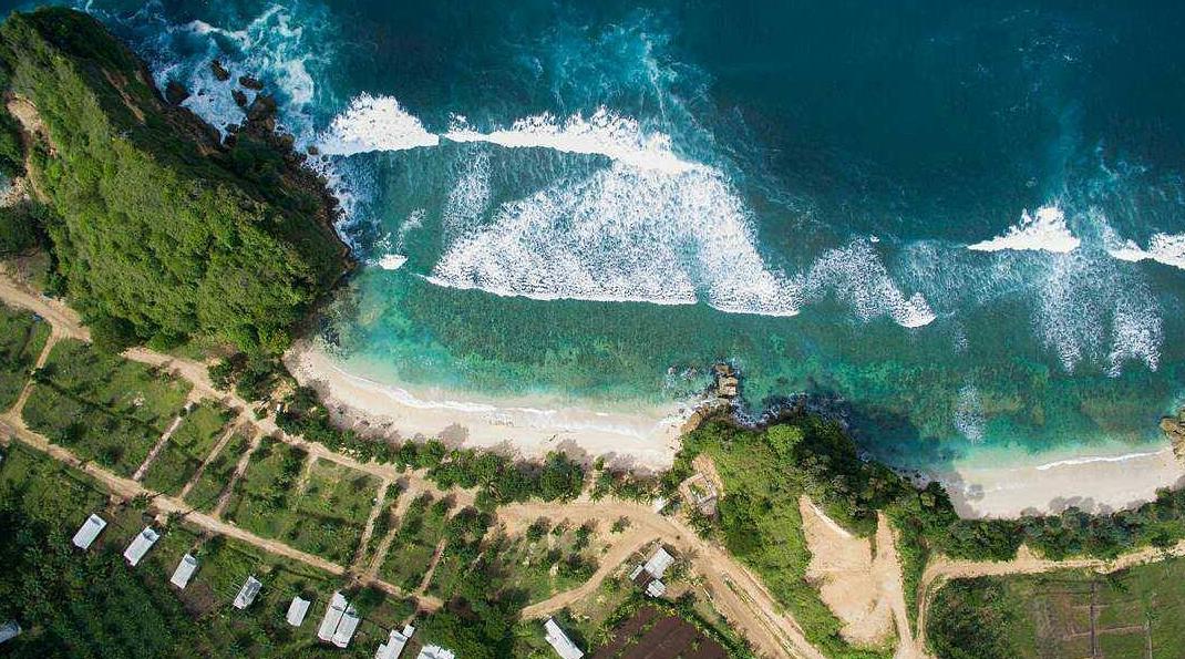 sejarah pantai batu bengkung