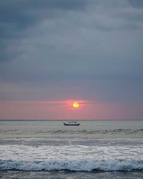 sejarah pantai kuta bali