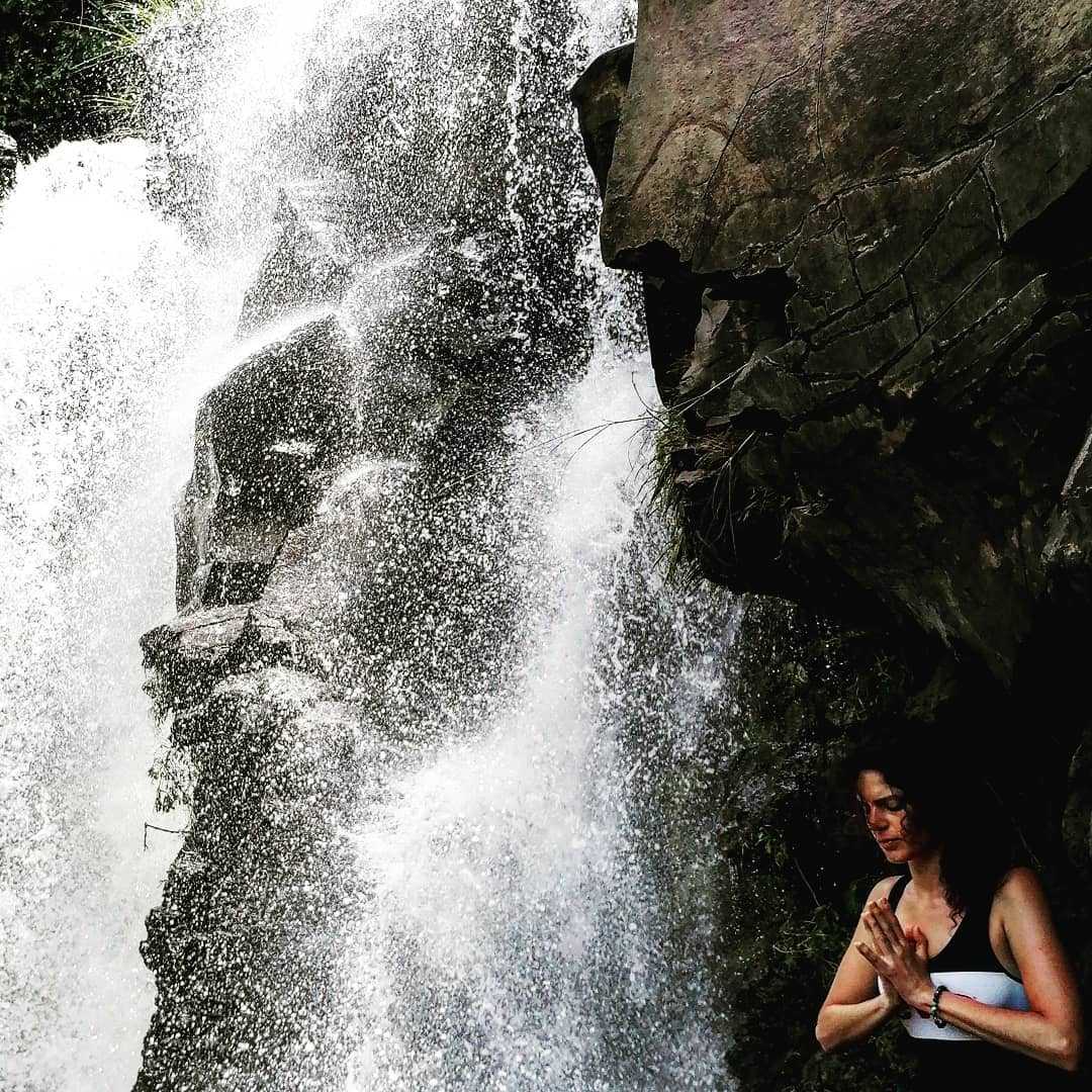 tinggi air terjun tegenungan