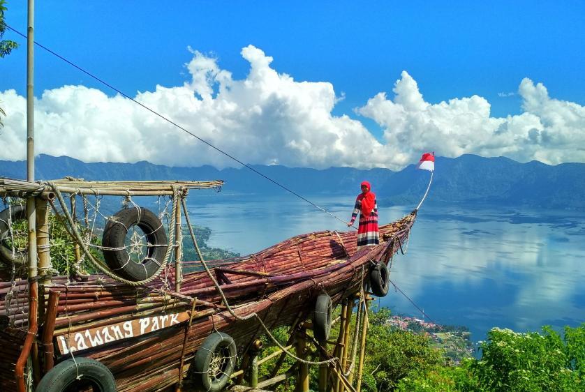 Lawang Park Hills